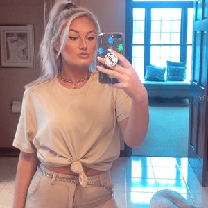 Meet your Posher, Olivia